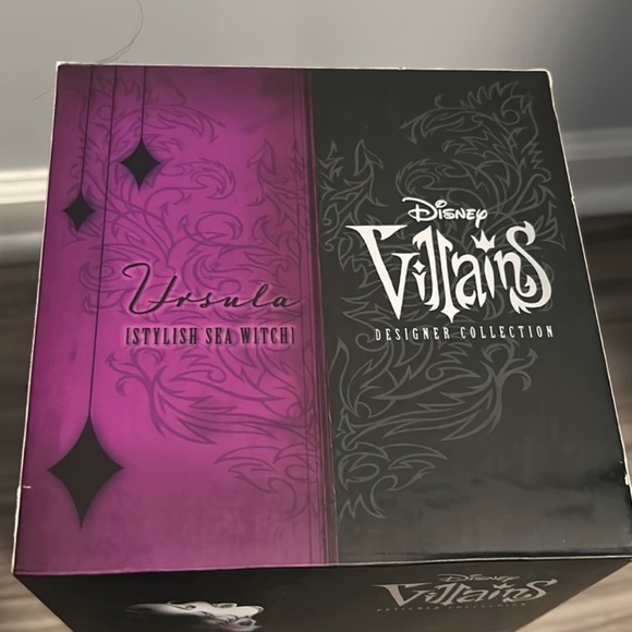 Designer Disney Villains Ursula Doll - Picture 6 of 6